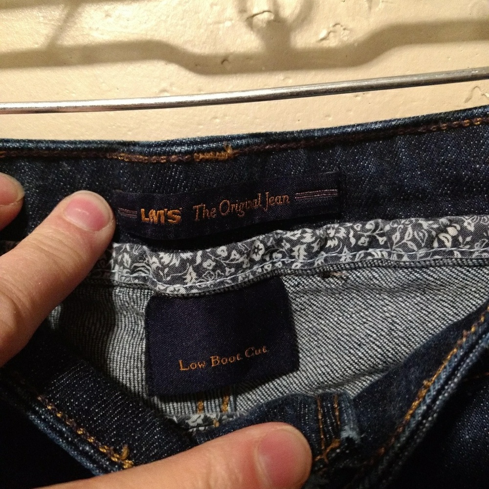 BOGO** Levi jeans - Picture 4 of 8